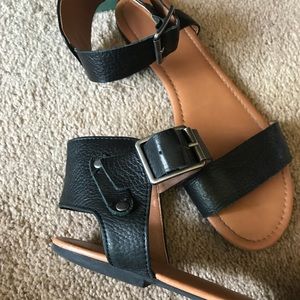 Arturo Chiang Black Sandals